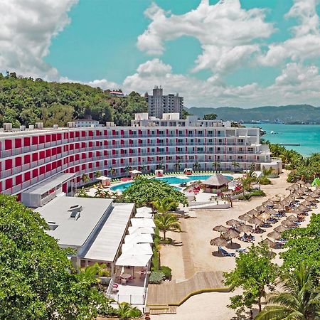 Grand Decameron Cornwall Beach, A Trademark All-Inclusive Resort مونتيغو باي المظهر الخارجي الصورة